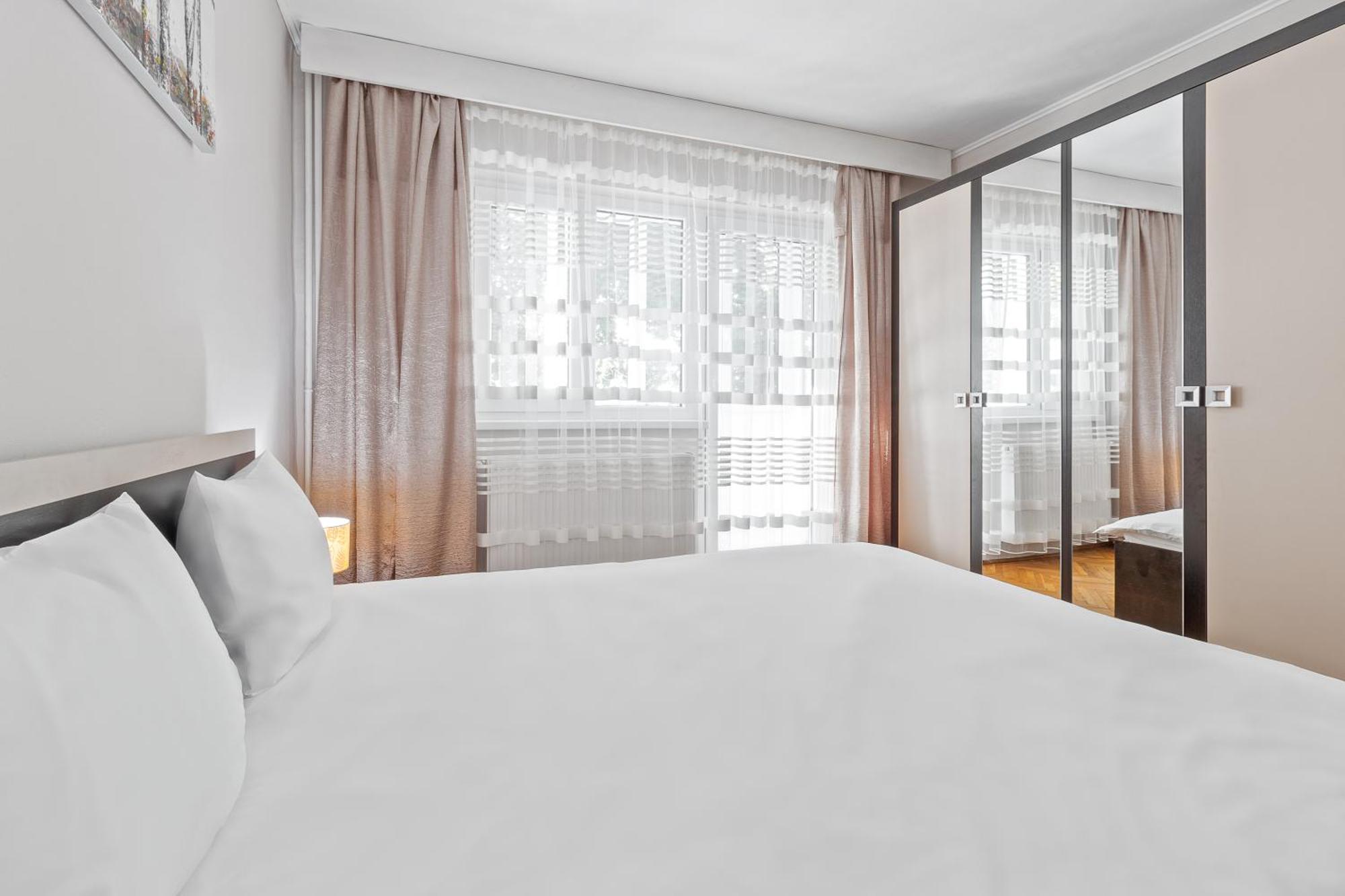 Apartament Helena Oradea Εξωτερικό φωτογραφία